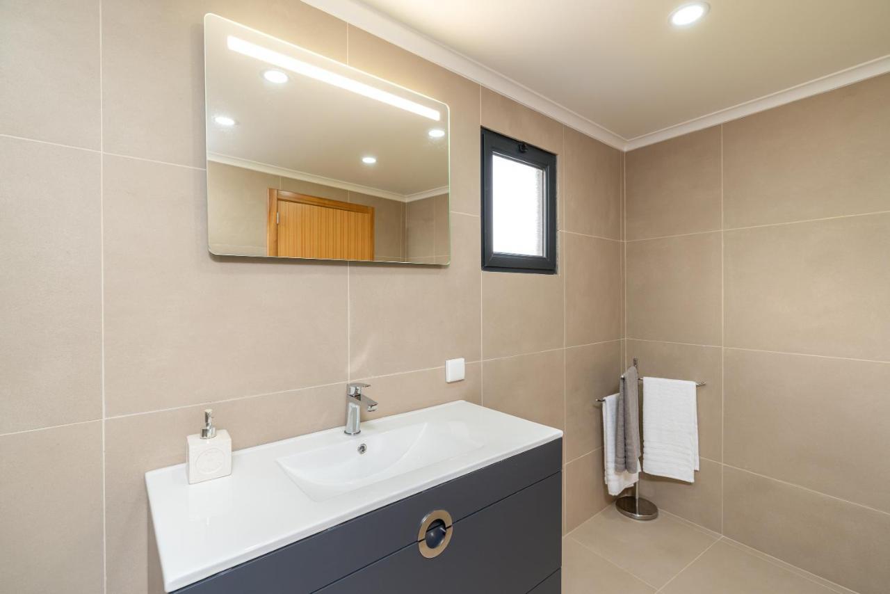 Casa Raimunda, Big Apartment With Amazing Views Arco da Calheta  Exterior photo